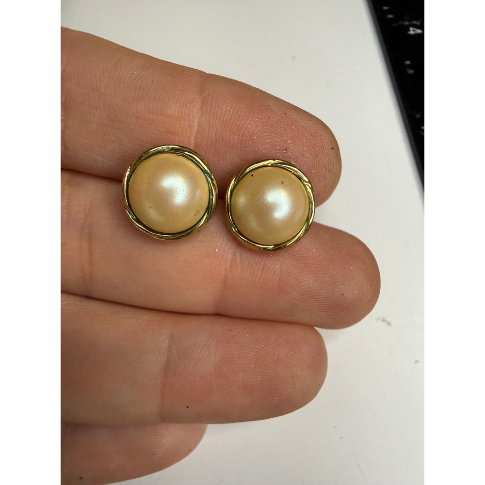 Gold Tone Faux Pearl Round Stud Earrings Twisted Rope Border Cream 0.5 Inch
